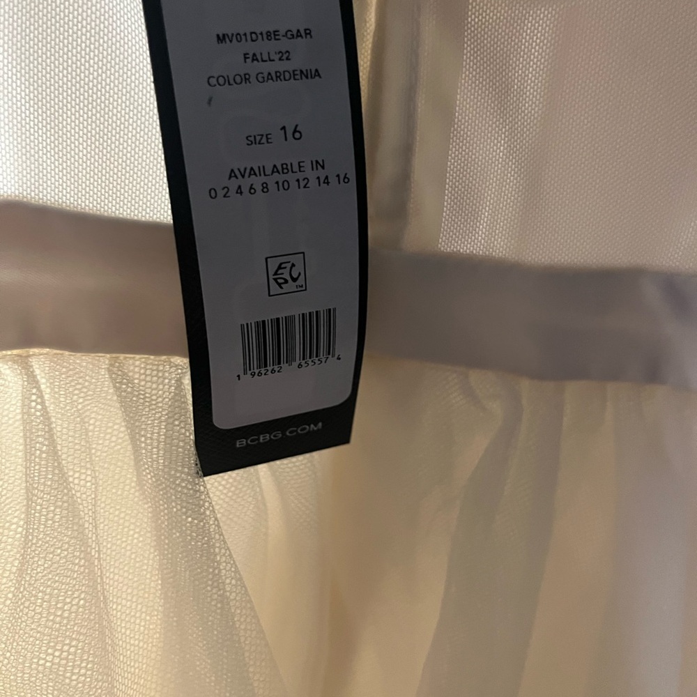Elegant White Layered Dress - Picture 6 of 7